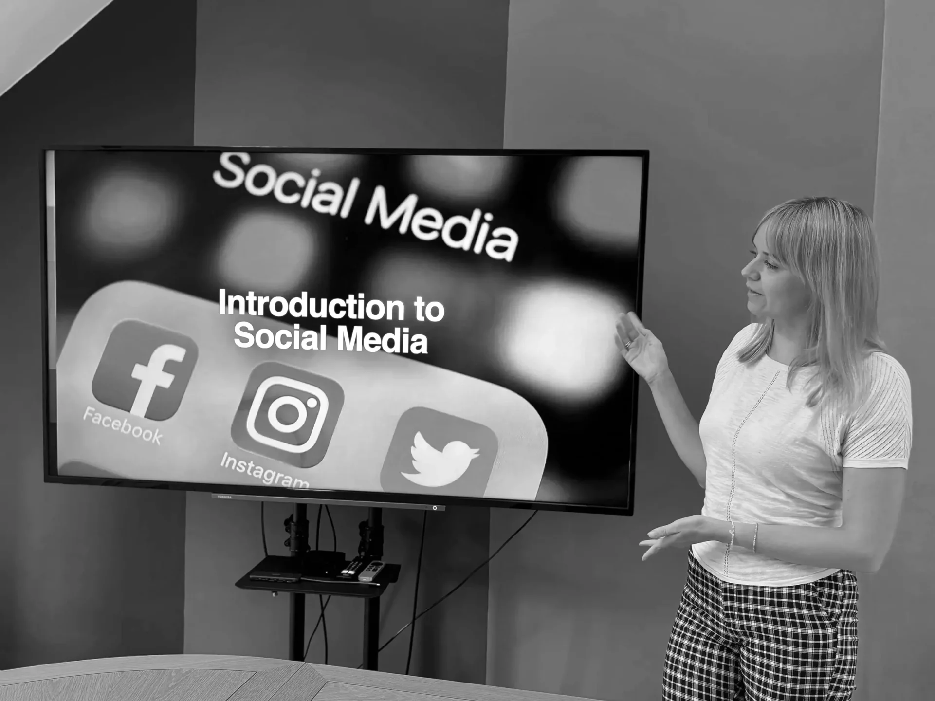 Kirsty-social-media-workshop-b+w Kirsty hosting social media workshop